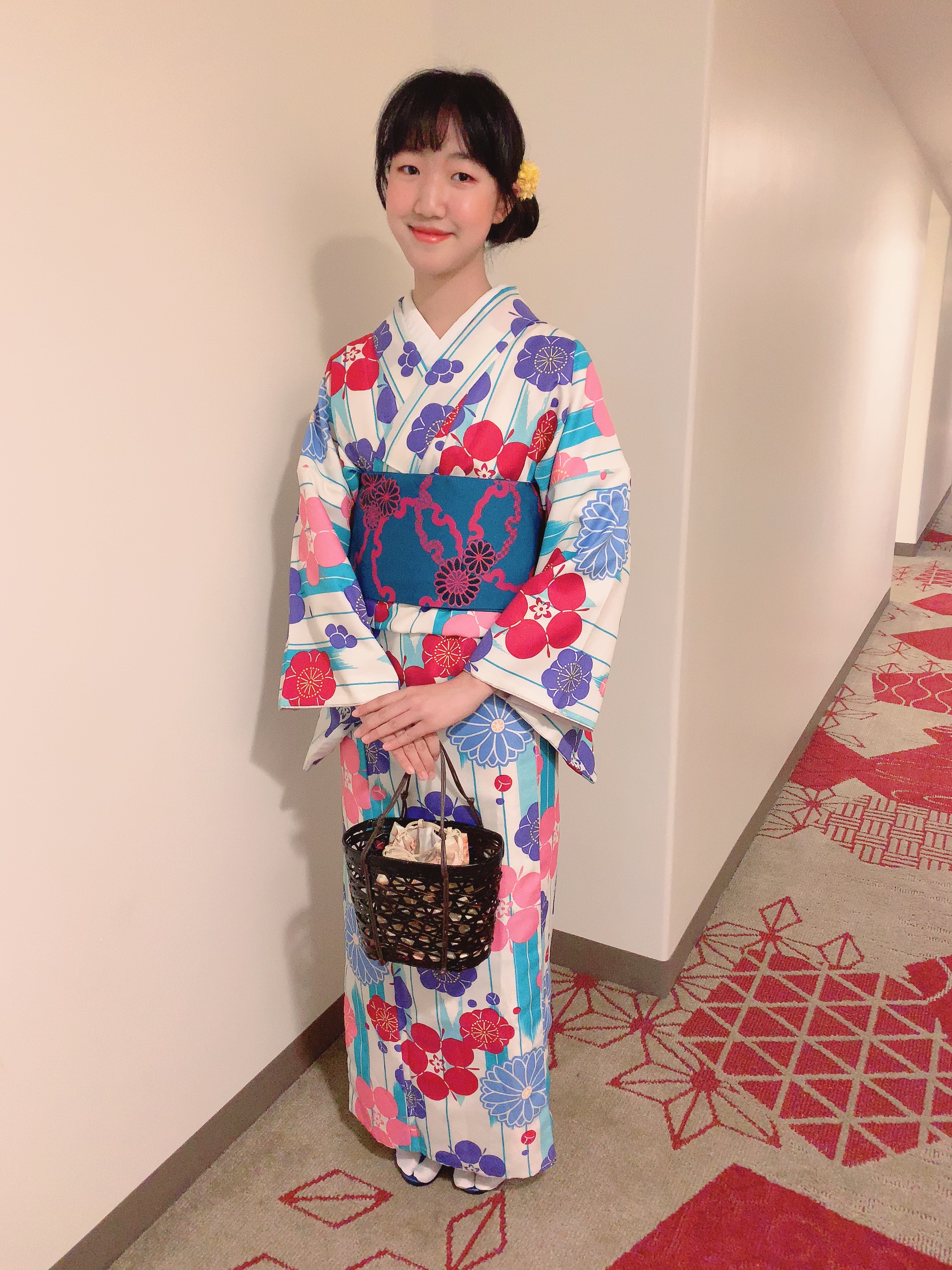 後ろ姿は、飾り結びで差をつけちゃいましょう！