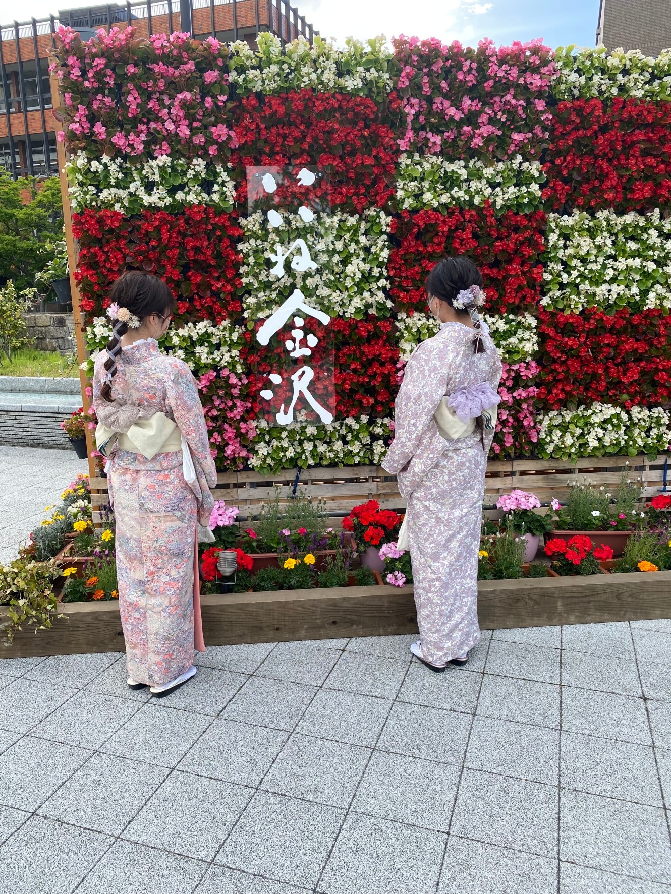 金沢駅にて